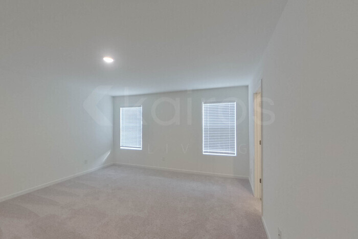 Building Photo - 106 Flat Rock Ml Trl