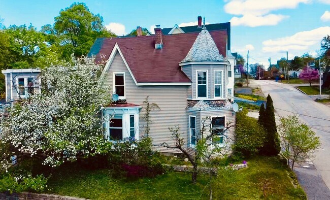 Primary Photo - 468 Merrimack St