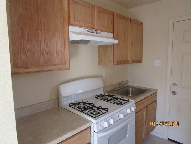 Building Photo - 1020 Madeira Dr SE