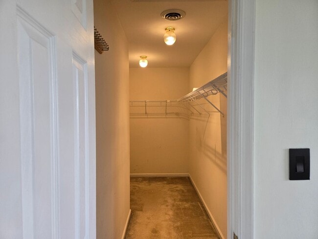 Building Photo - 3 Bed, 2.5 Bath Single Family Home in Mart...
