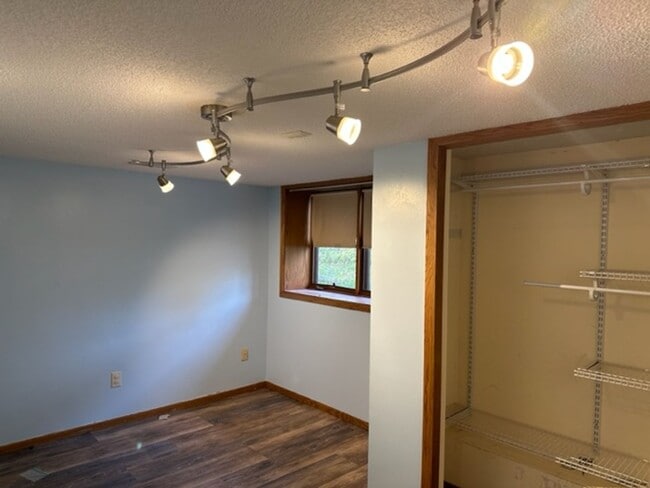 Building Photo - Updated 4 Bedroom Split-Level Home – Available June 1