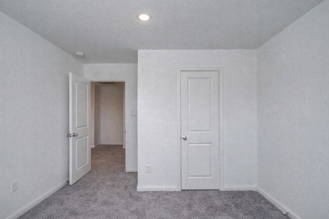 Building Photo - 2002 Rd 5500