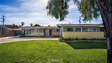 Building Photo - 1152 W Wakefield Ave