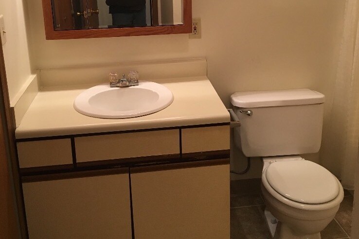 Bathroom - 170 Portage S St
