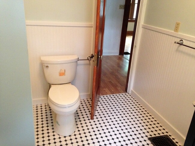 Building Photo - $300 off 1st Month's Rent!! Gorgeous Home!!