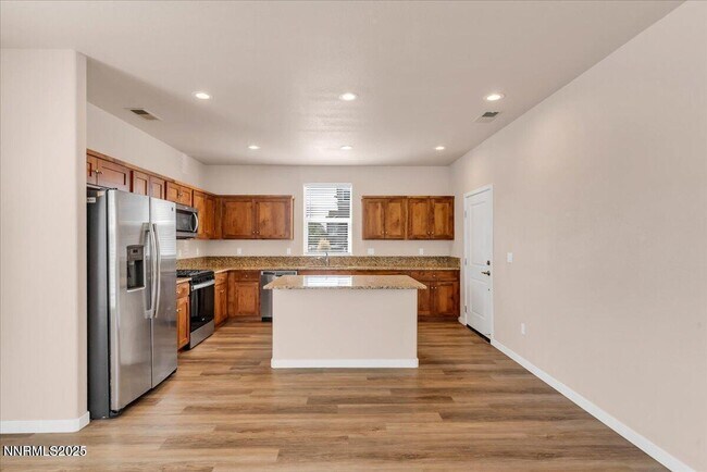 Building Photo - 916 Garden Ct