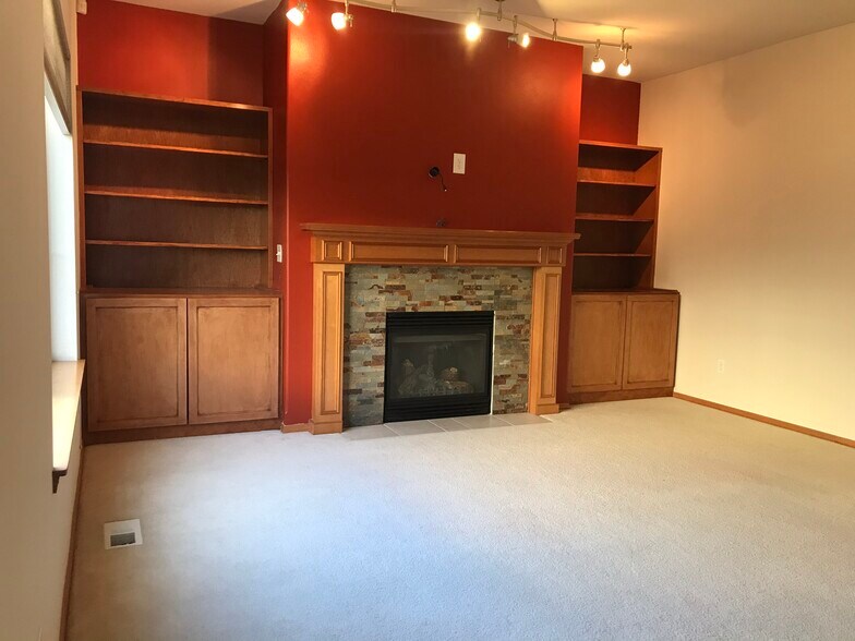 Building Photo - 23724 17th Ave W