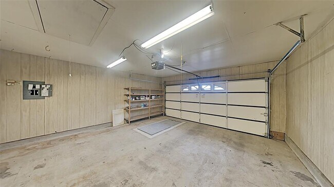 Building Photo - 3905 Regatta Rd