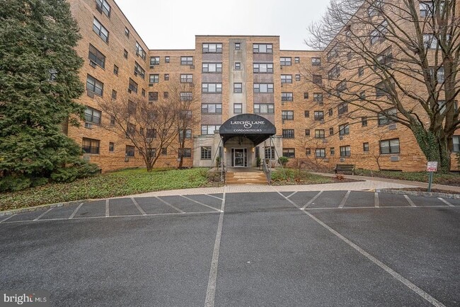 Building Photo - 40 Old Lancaster Rd