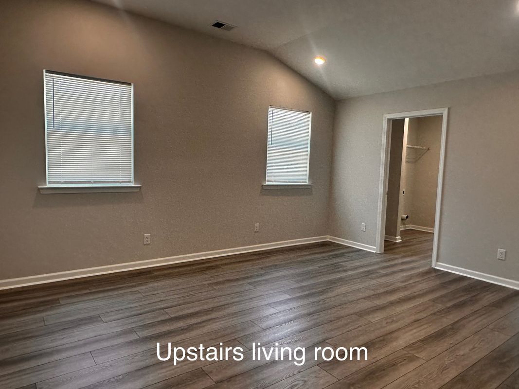 Building Photo - 542 Sessile Oak Dr