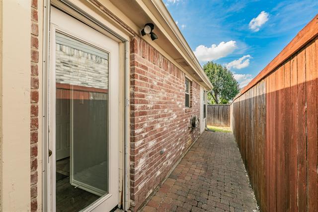 Building Photo - 1356 Dallshan Dr
