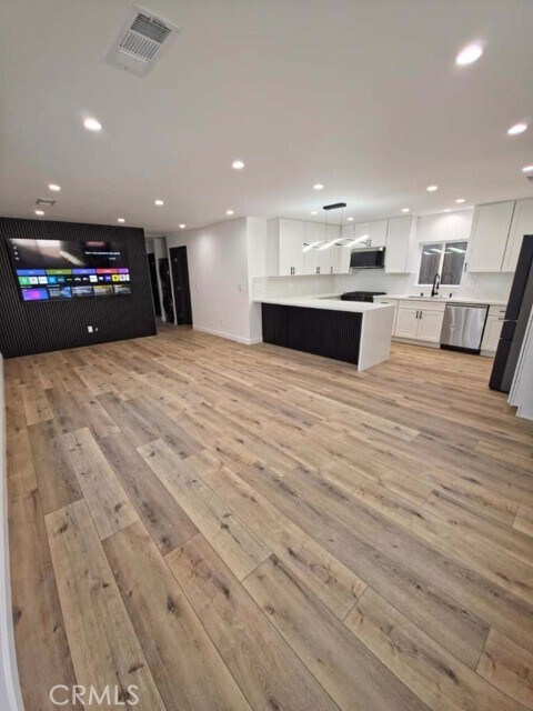 Building Photo - 7045 Nestle Ave