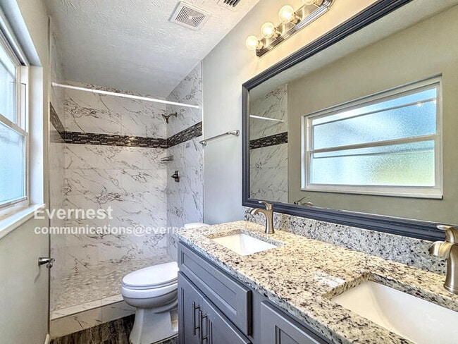 Building Photo - 1327 Chablis Ct N