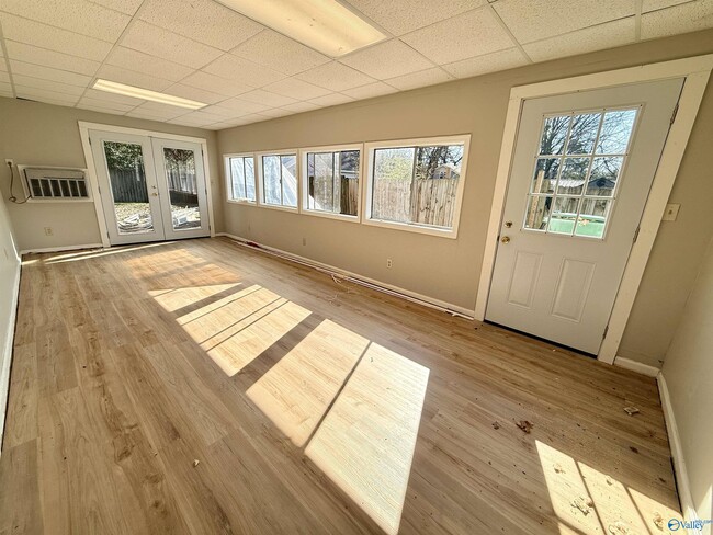 Building Photo - 14011 Mariellen Rd SW