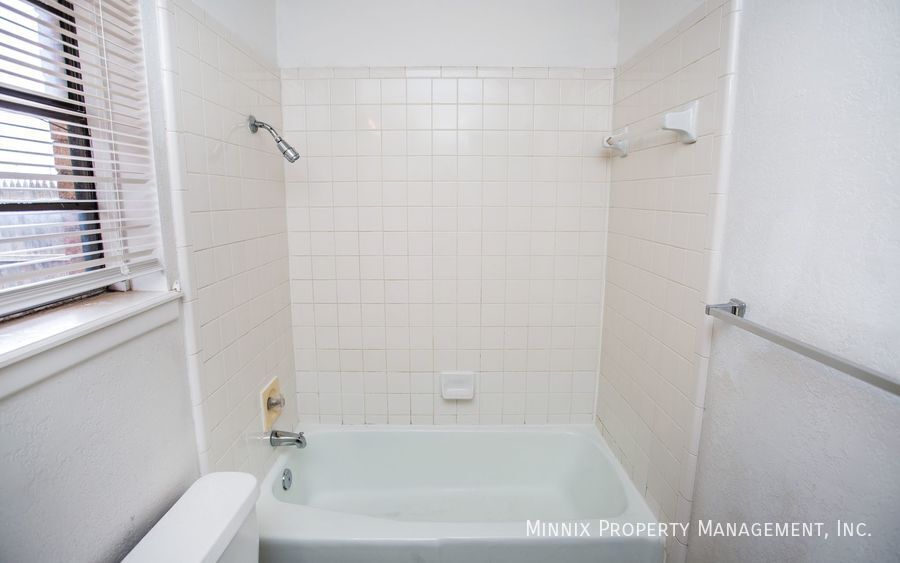 Building Photo - 2325 81st St