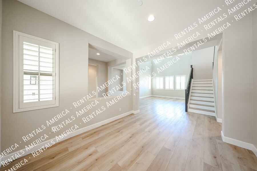 Building Photo - 18676 E Braeburn Ln