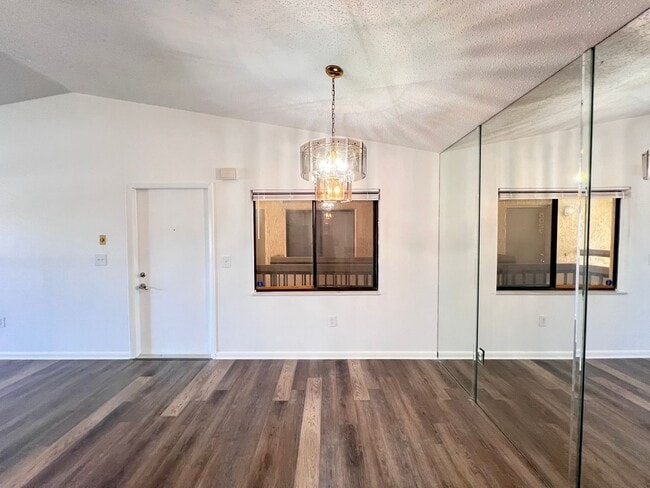 Building Photo - Great Apartment for rent!