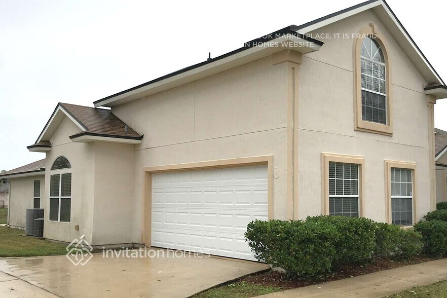 Building Photo - 13742 Fish Eagle Dr W