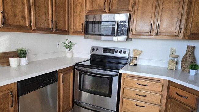 Building Photo - 4641 Spinnaker Way
