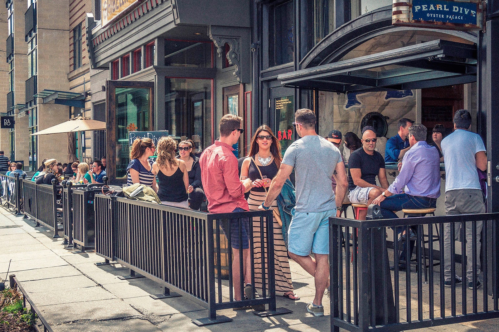 1 block from 14th street bars/restaurants - 1331 Vermont Ave NW
