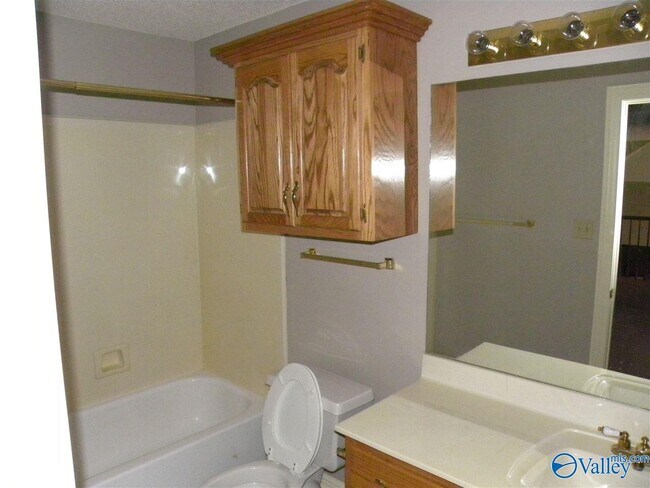 Building Photo - 101 Emerald Ln