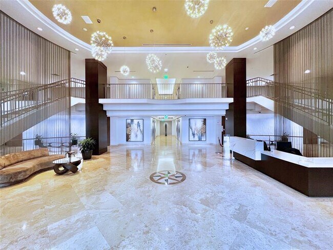 Building Photo - 511 SE 5 Ave