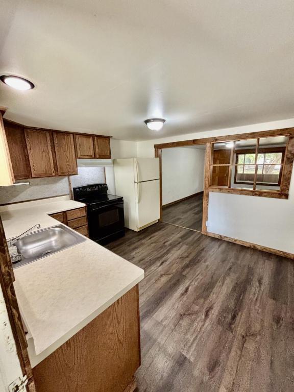 Primary Photo - 620 Washakie St