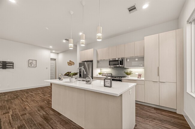 Building Photo - 4418 Bora Bora Ln