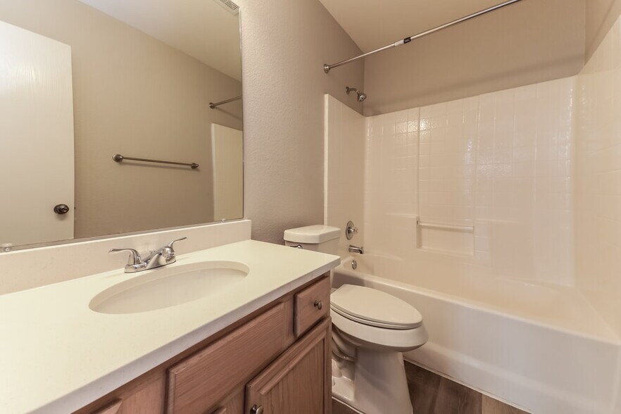 Building Photo - 506 Oxford Loop