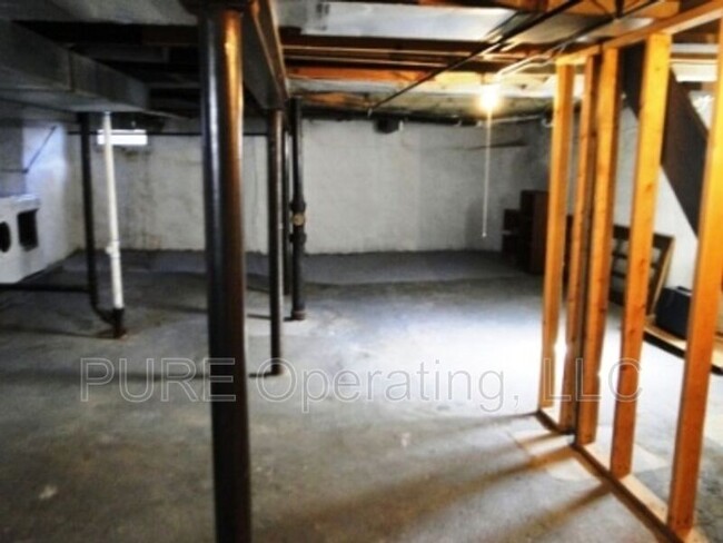 Building Photo - 1009 N 49th Ave