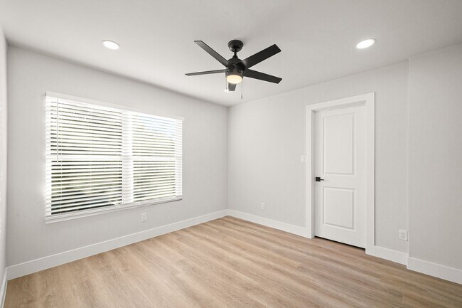 Building Photo - “Newly Remodeled 4BR Home in Prime San Antonio Location”