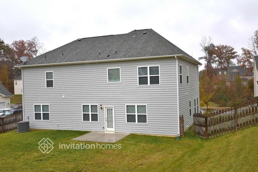 Building Photo - 7817 Pope Farm Rd