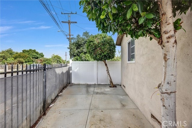 Building Photo - 12624 S Mona Blvd