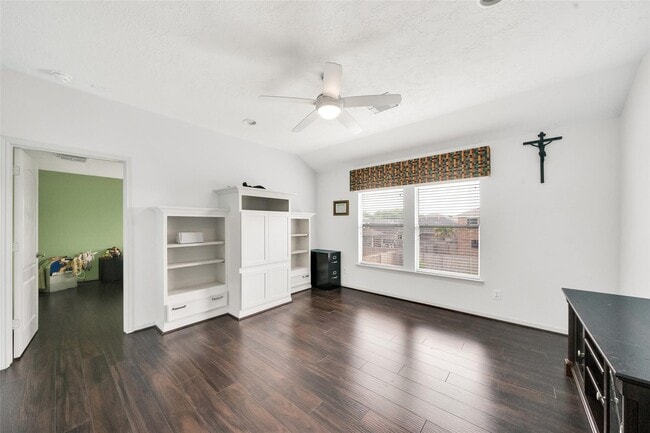 Building Photo - 5522 Brookhollow Oaks Trail