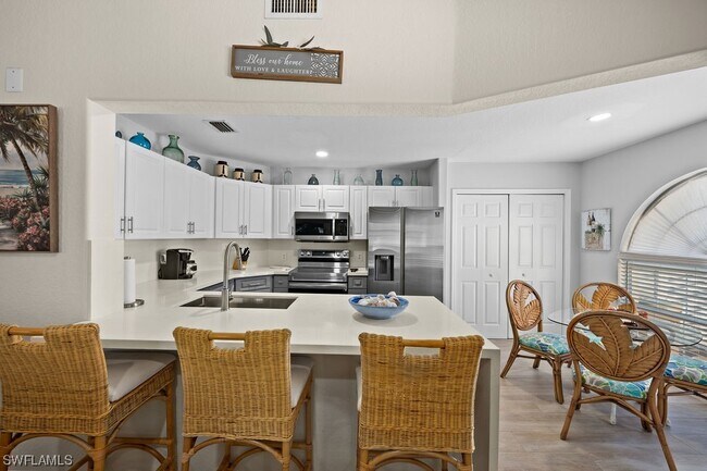 Building Photo - 9570 Crescent Garden Dr