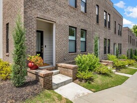 Building Photo - 296 College St