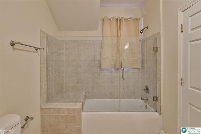 Building Photo - 2811 Kingsview Ave