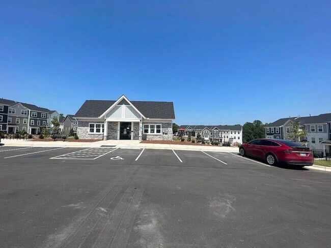 Building Photo - Charming 3BR Townhome in Wake Forest