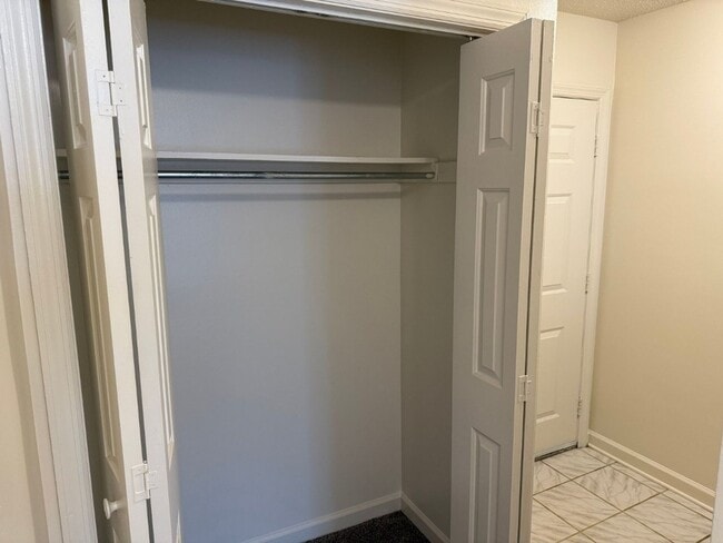 Building Photo - 9100 Parktop Ln NW