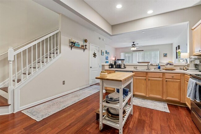 Building Photo - 26606 Castleview Way