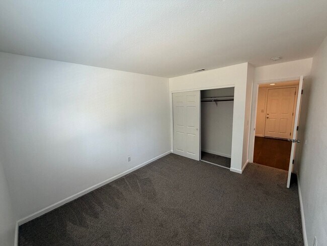 Building Photo - 8492 Hermitage Way