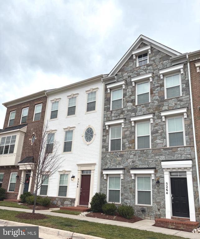 Building Photo - 5266 Ridgeview Retreat Dr