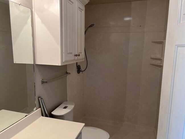 Building Photo - 3108 110th St