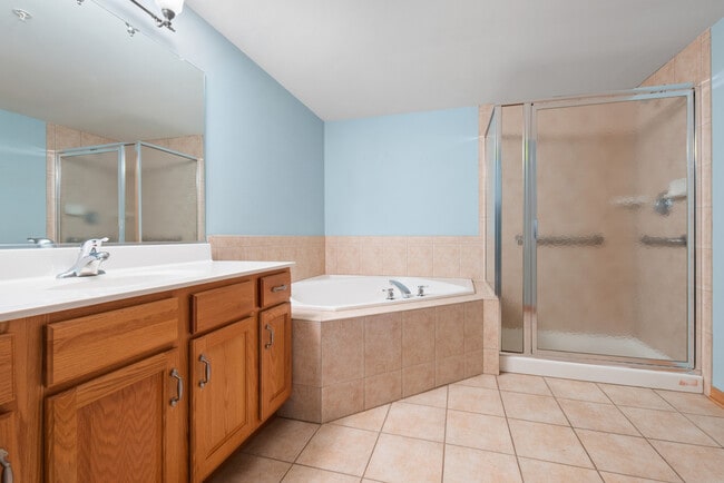 Building Photo - 14130 Sheffield Dr