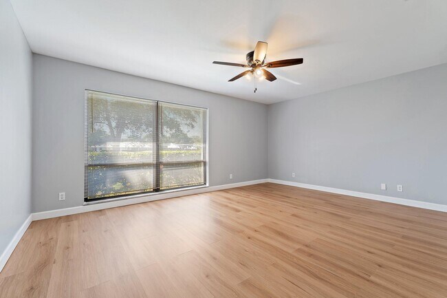Building Photo - 2711 SW Egret Pond Cir