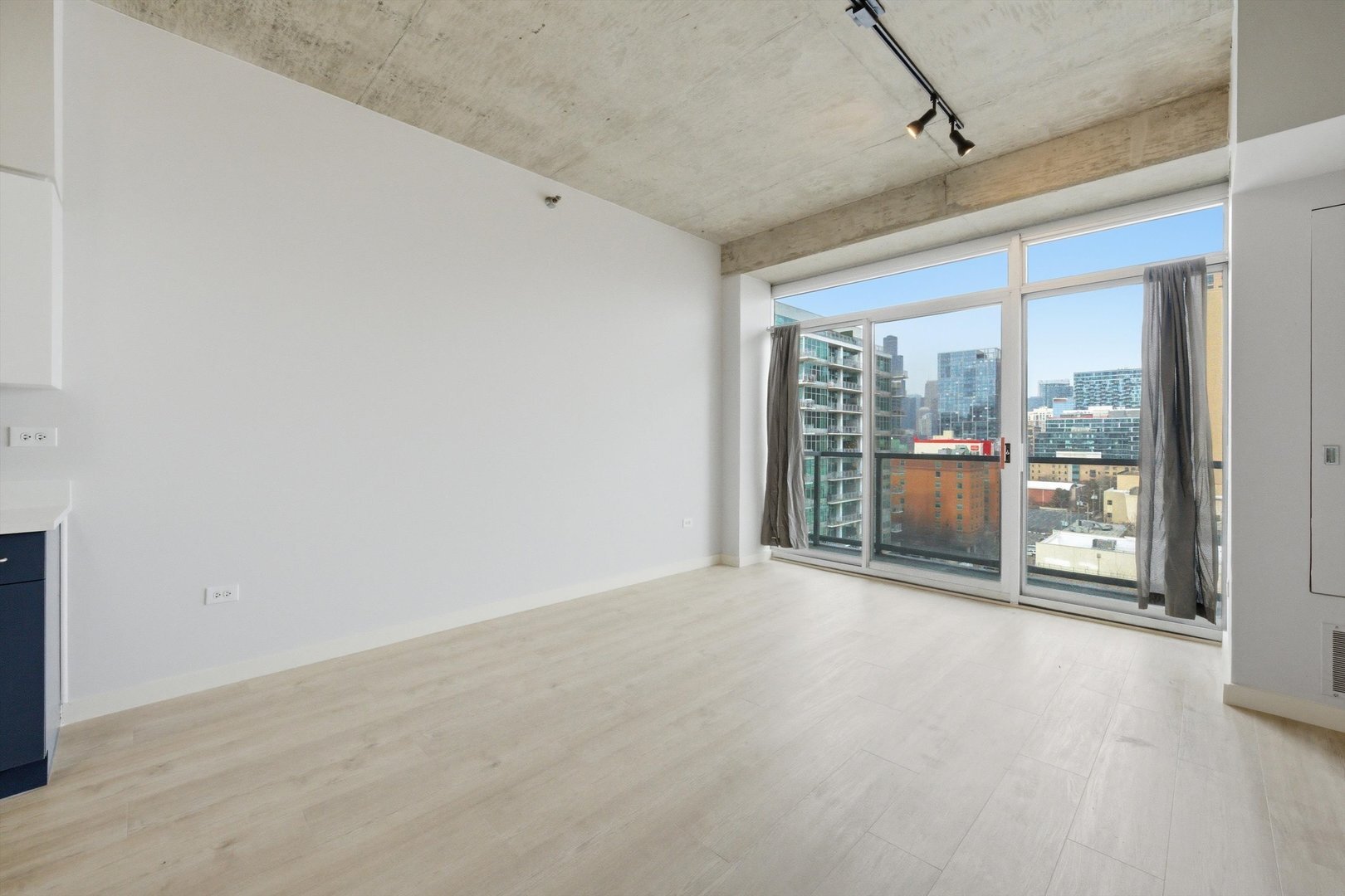 Building Photo - 1620 S Michigan Ave