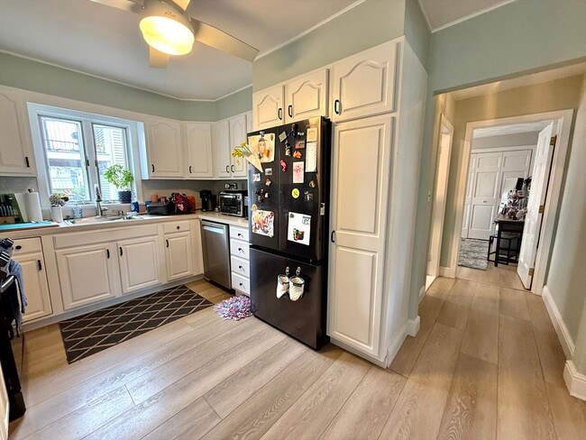 Building Photo - 15 Putnam St