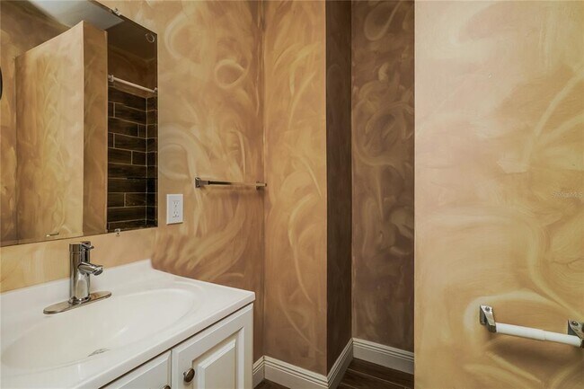 Building Photo - 107 Quintard Ave