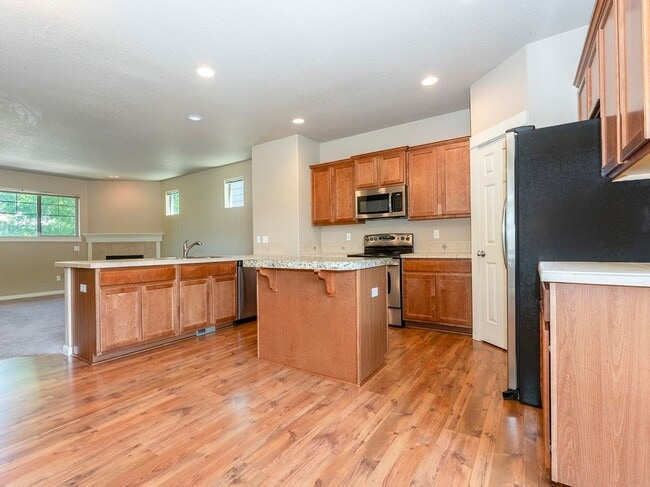 Building Photo - 20713 SW Sister Ln
