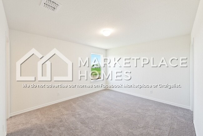 Building Photo - 4013 Woodside Dr